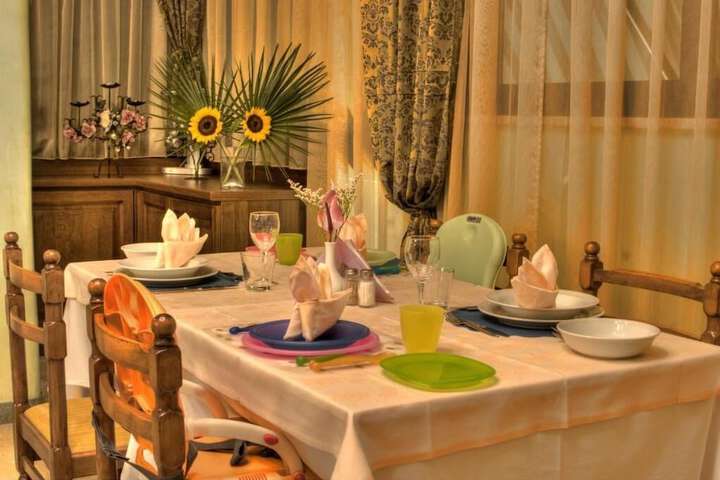 Dining 40 of 46