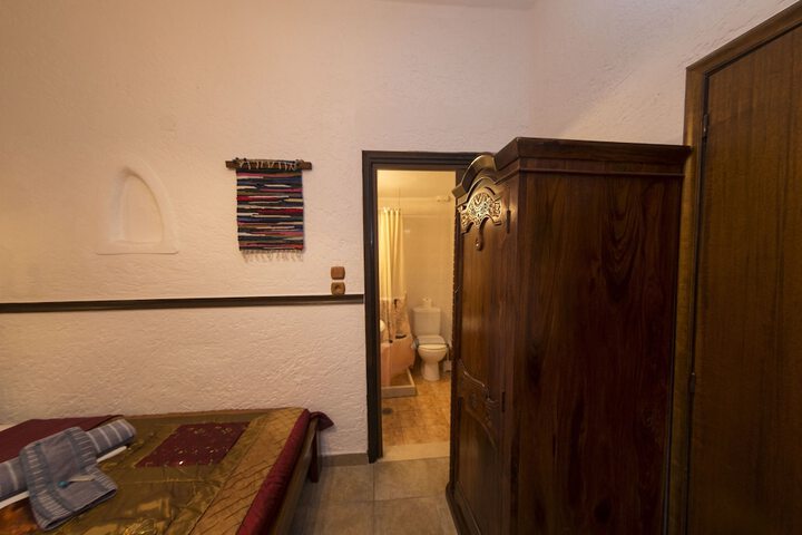 Room 43 of 69
