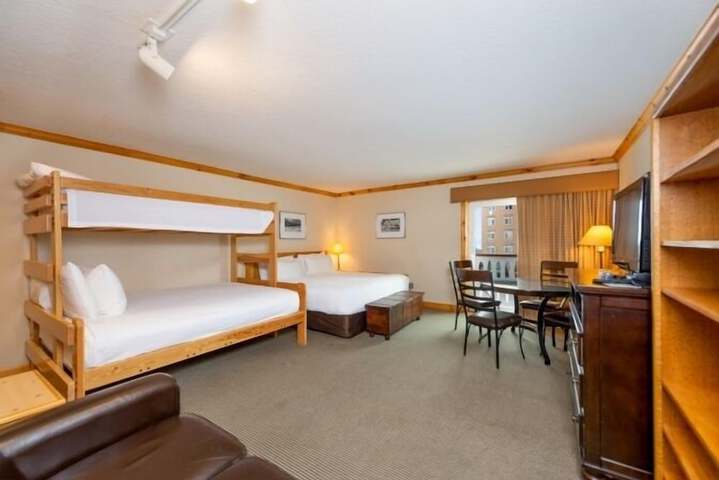Room 27 of 40