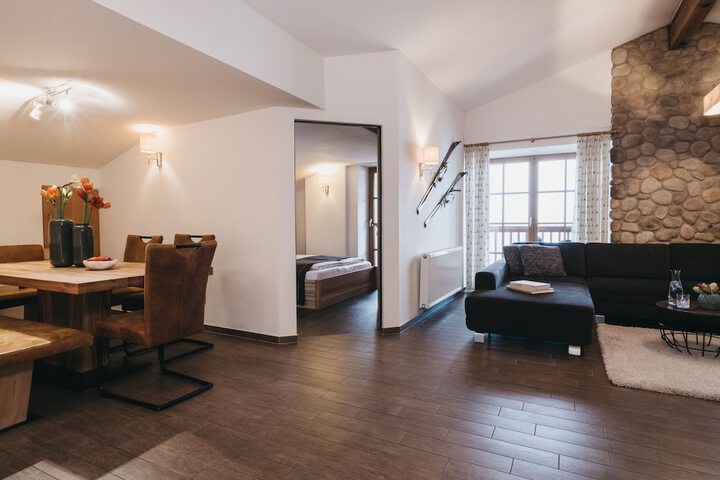 Room 8 of 35