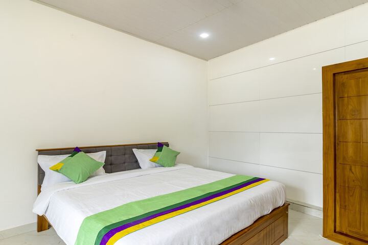 Room 10 of 30