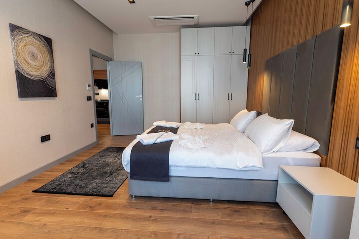 Room 11 of 45