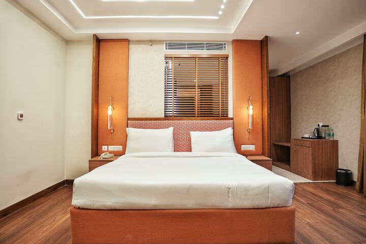 Room 9 of 40