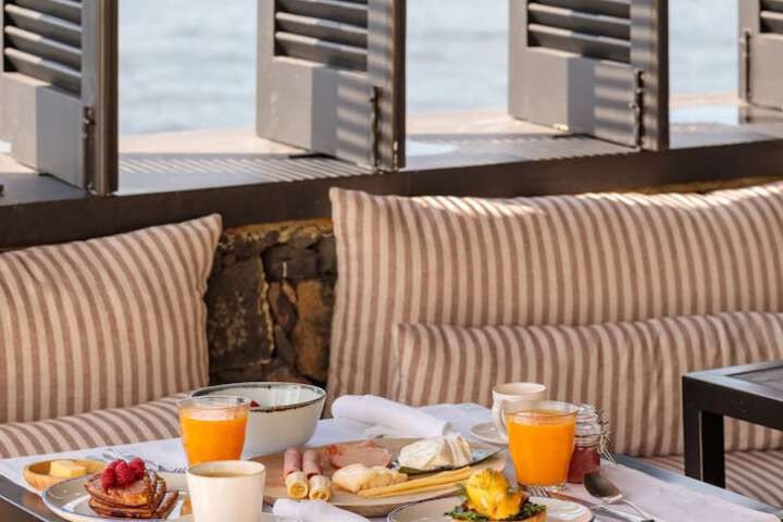 Breakfast/Coffee Service 126 of 144