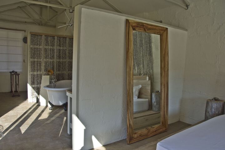 Room 14 of 145