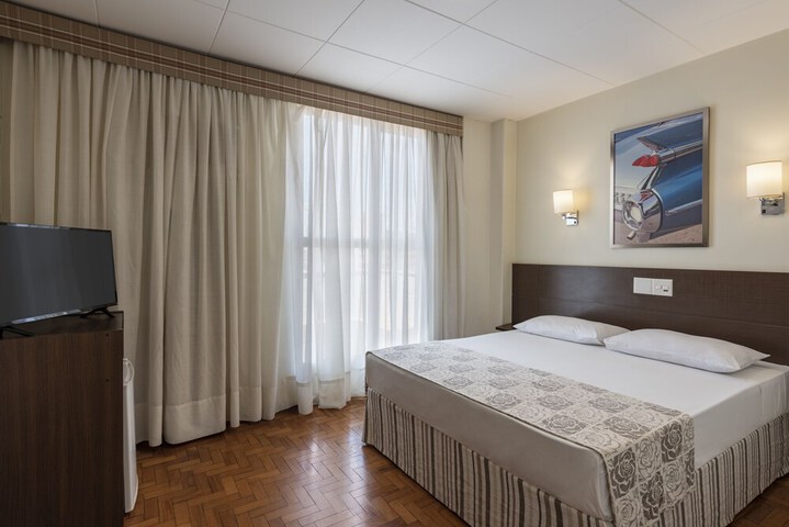 Room 42 of 107
