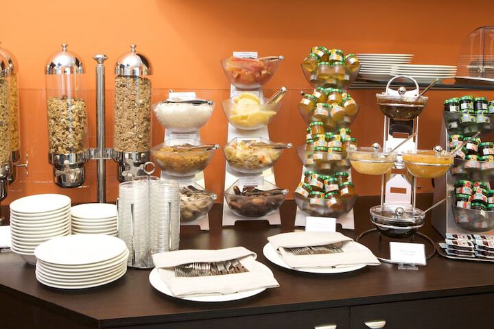 Breakfast/Coffee Service 66 of 113