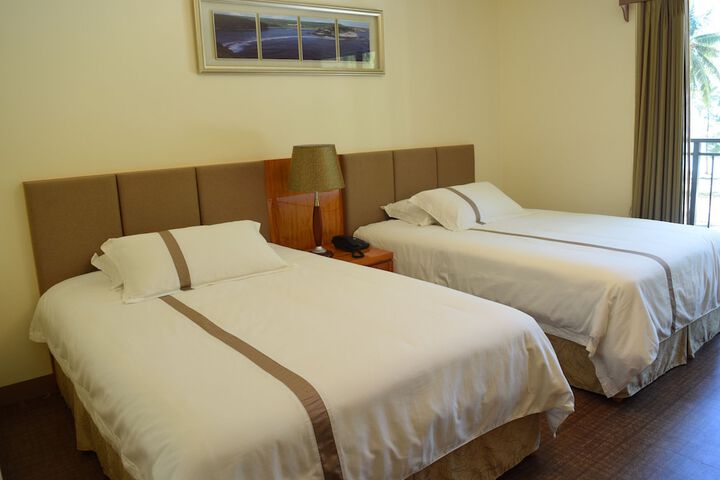 Room 28 of 77