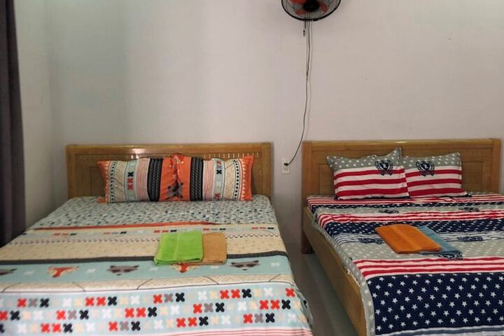 Room 6 of 30