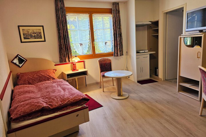 Room 2 of 16