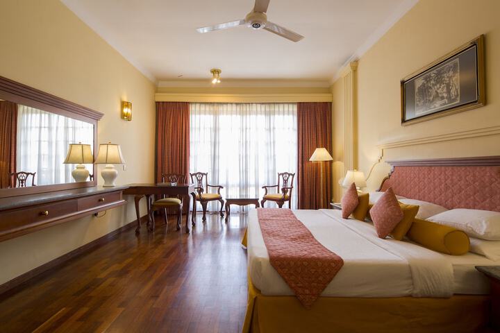 Room 37 of 104