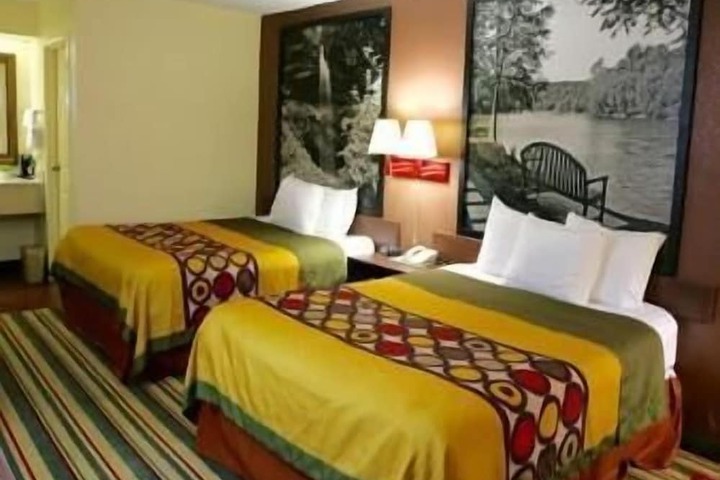 2 Queen Beds (4 of 5)