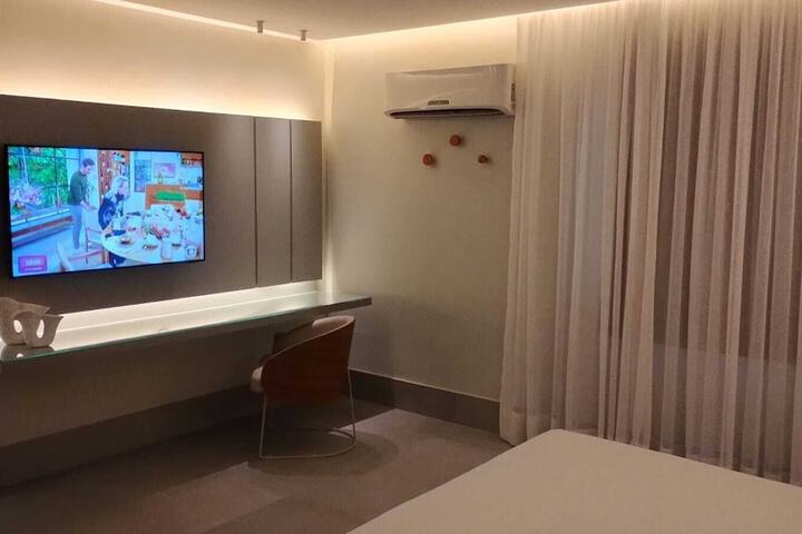 Room 13 of 35