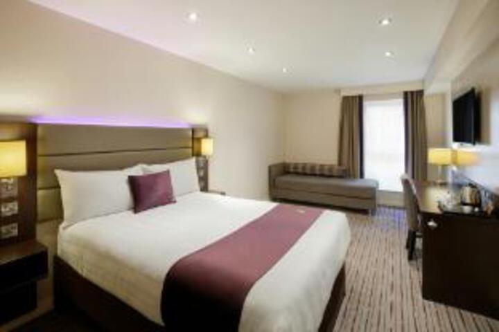 Room 4 of 14