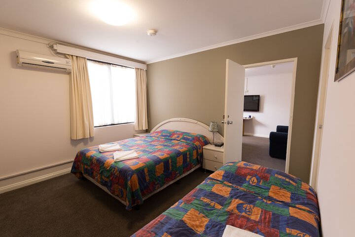 Room 11 of 23