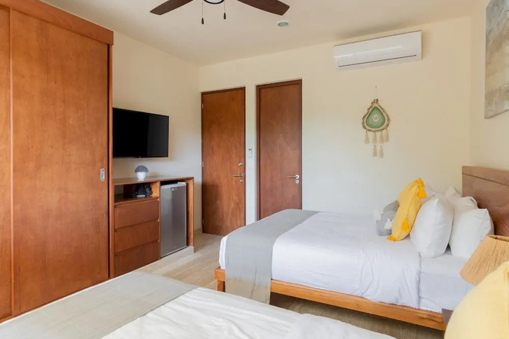 Room 4 of 22