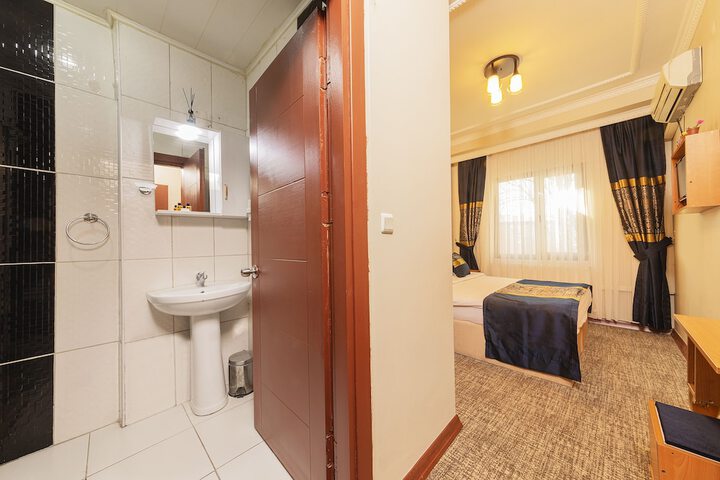 Room 26 of 27