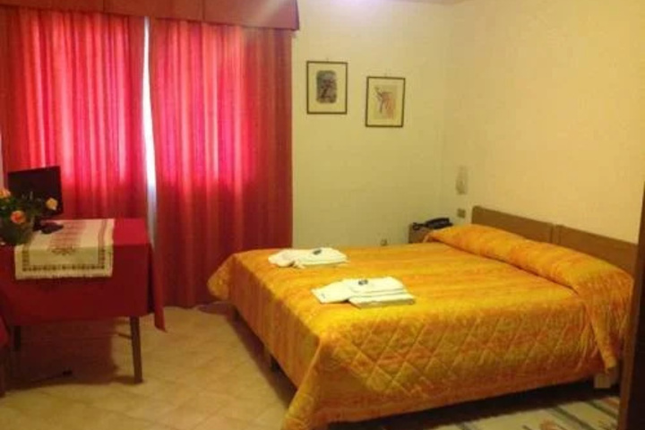 Room 14 of 15