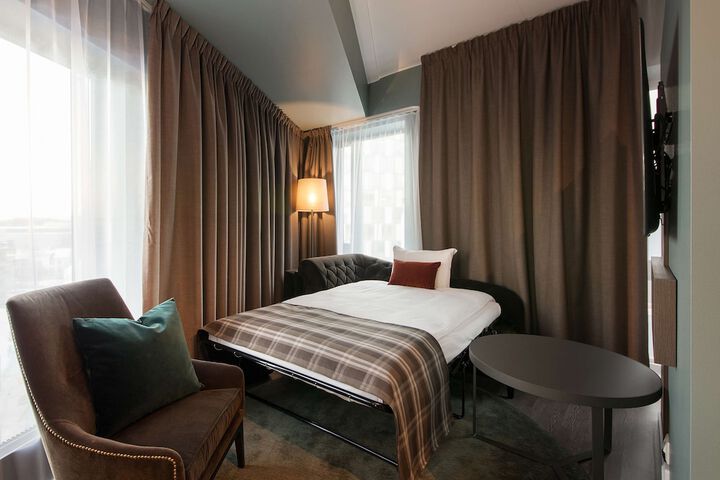 Room 10 of 56