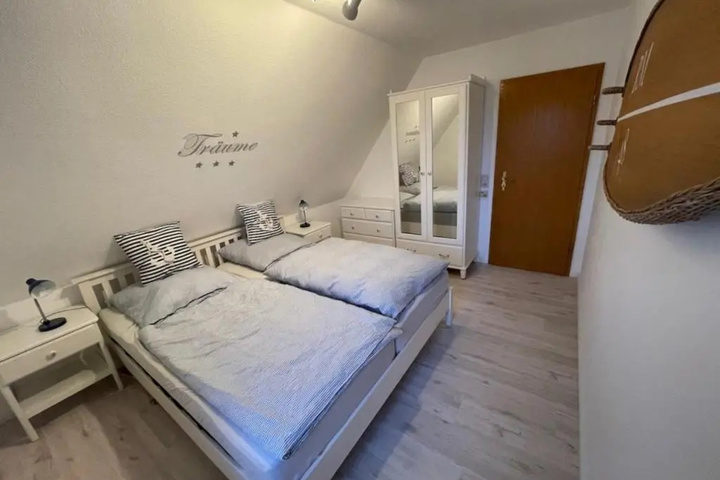Room 3 of 6