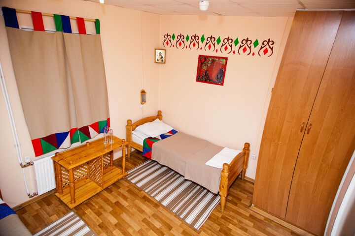 Room 3 of 43