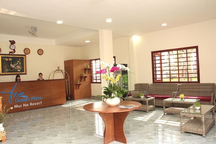 Hotel Interior 4 of 151