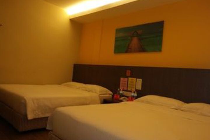 Room 30 of 47