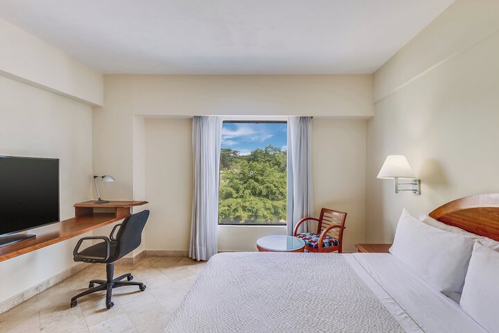 Room 5 of 34