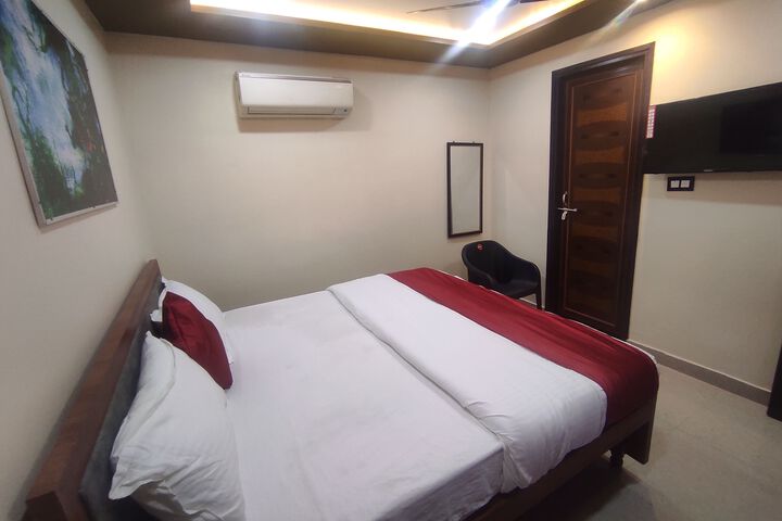 Room 6 of 7
