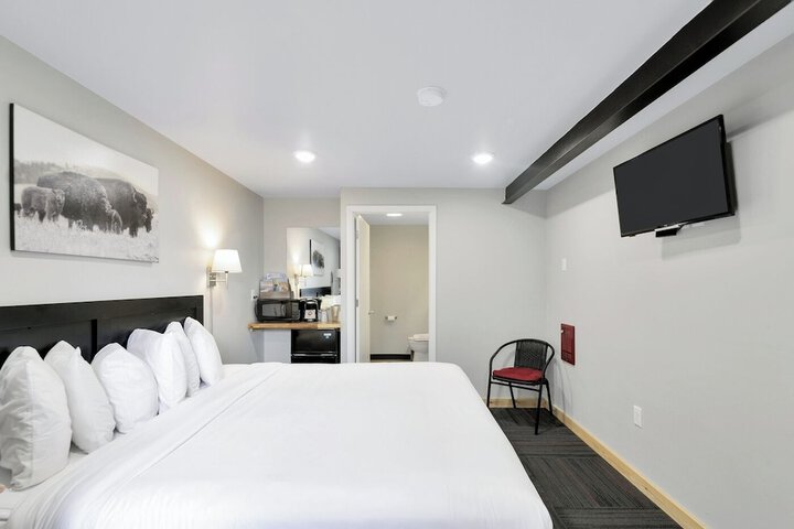 Room 9 of 29