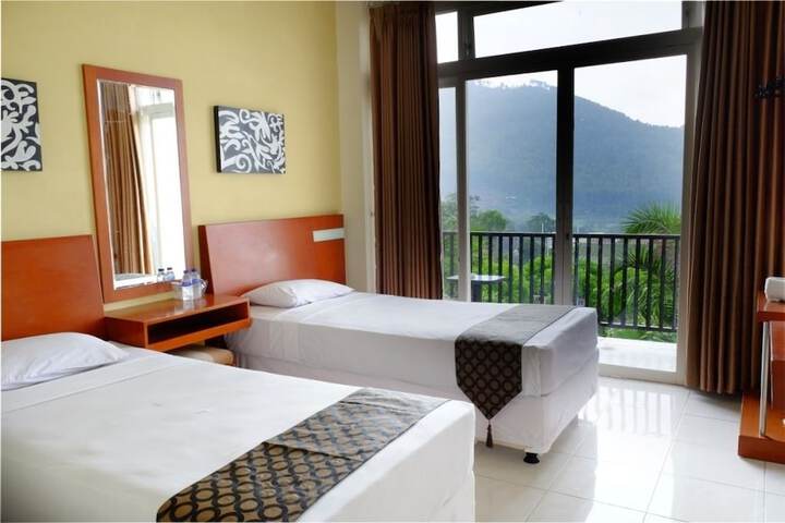Room 4 of 27