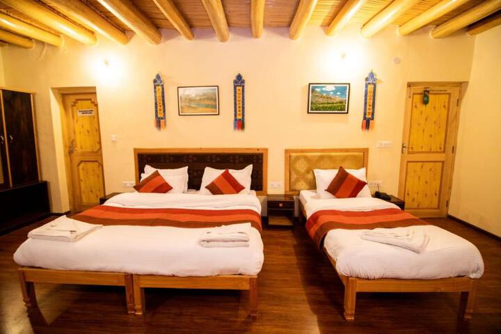 Kartok Hotel