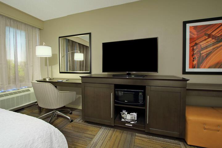 1 King Bed with Sofa Bed (7 of 20)
