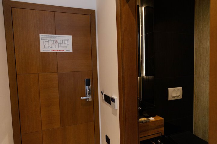 Room 8 of 26