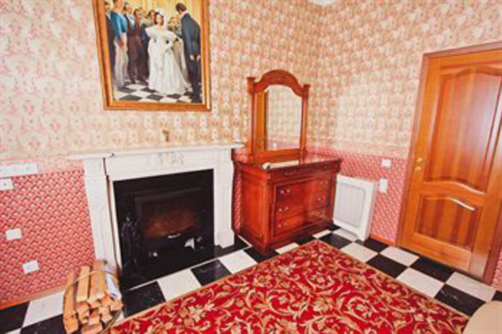 Room 52 of 67