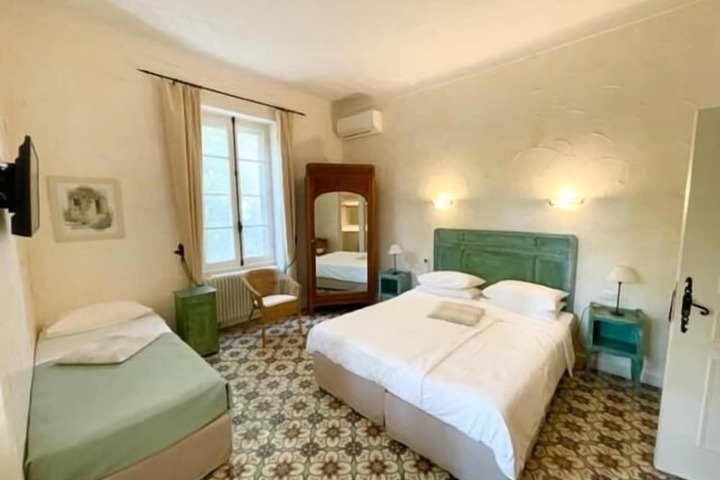 Room 5 of 47