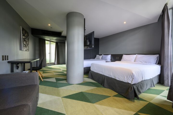 Room 28 of 72