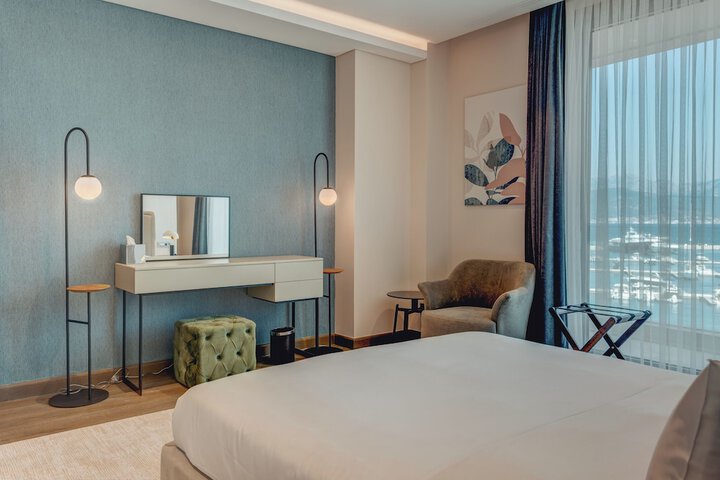 Room 46 of 198
