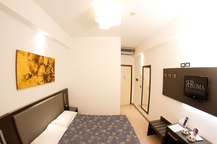 Room 8 of 64