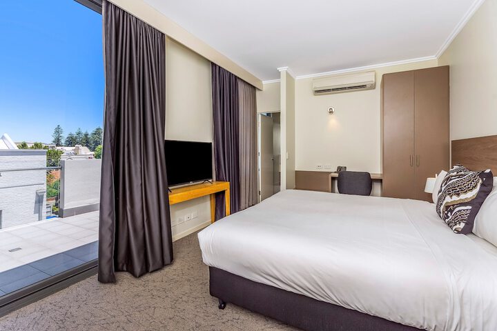Room 8 of 44