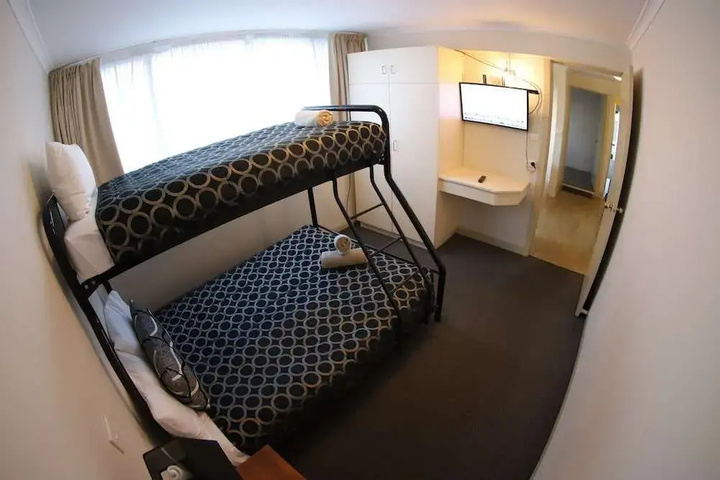 Room 12 of 22