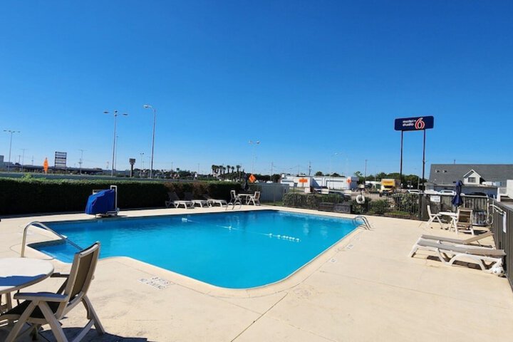 Pool Hotel