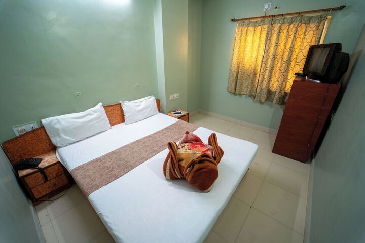 Room 13 of 48