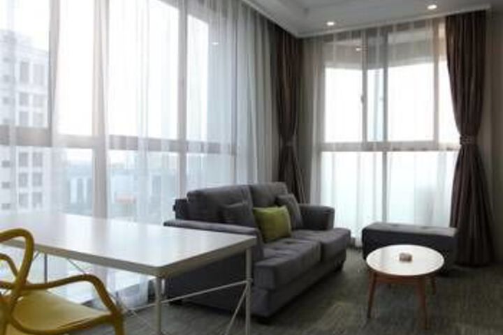 Room 8 of 9