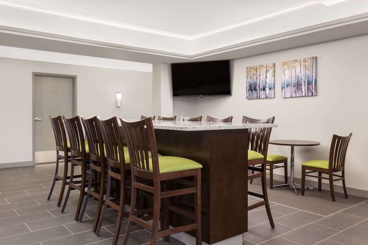 Breakfast/Coffee Service 32 of 37