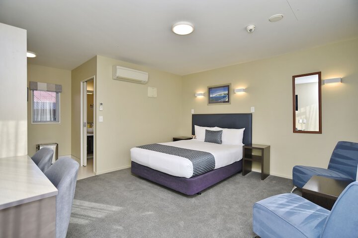 Room 71 of 196