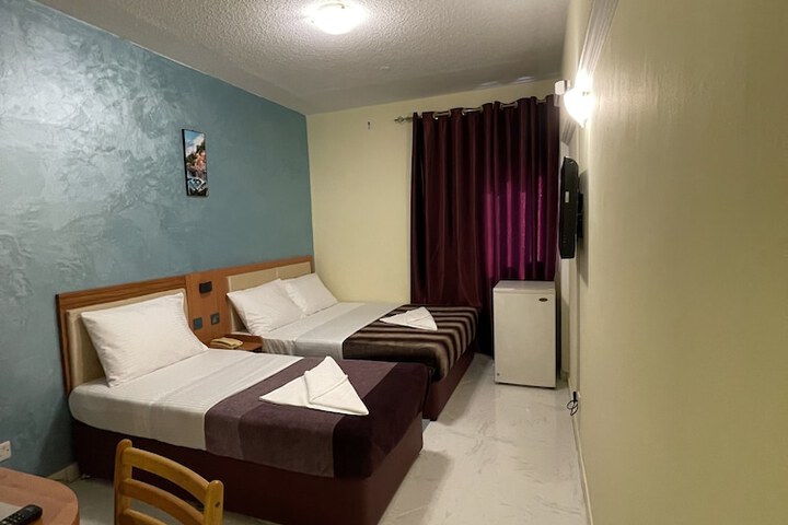 Room 35 of 103