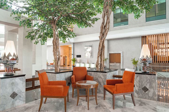 Entrance & Lobby