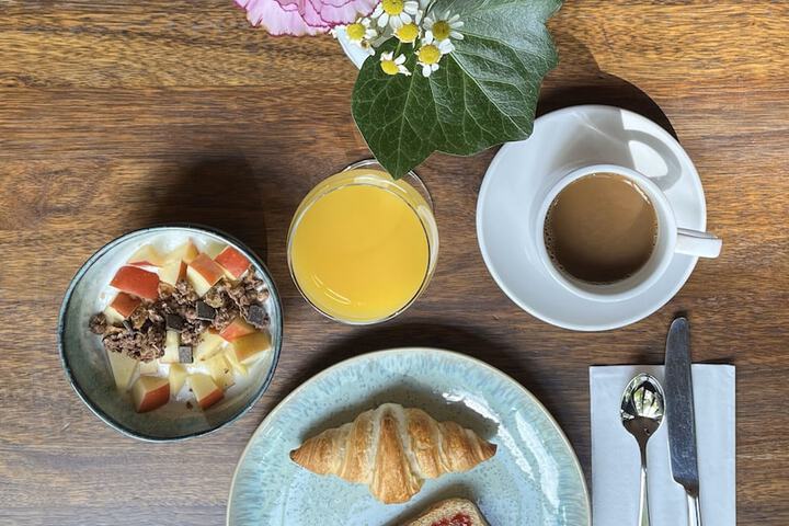 Breakfast/Coffee Service 23 of 30