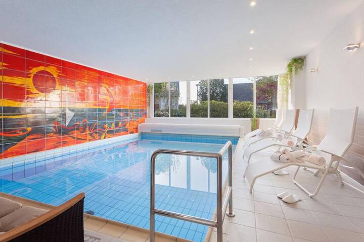 Pool Hotel